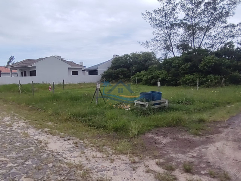 Terreno próximo ao mar em Figueirinha