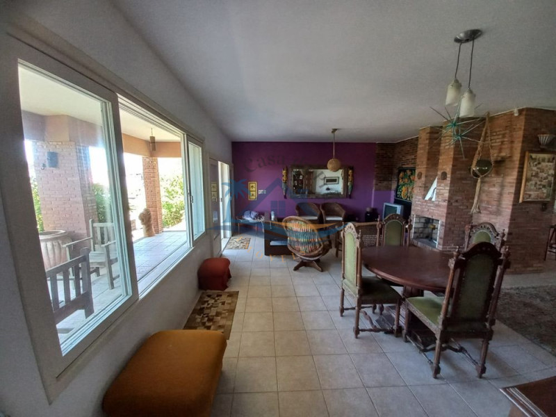 Casarão com terreno de 1392 metros quadrados.