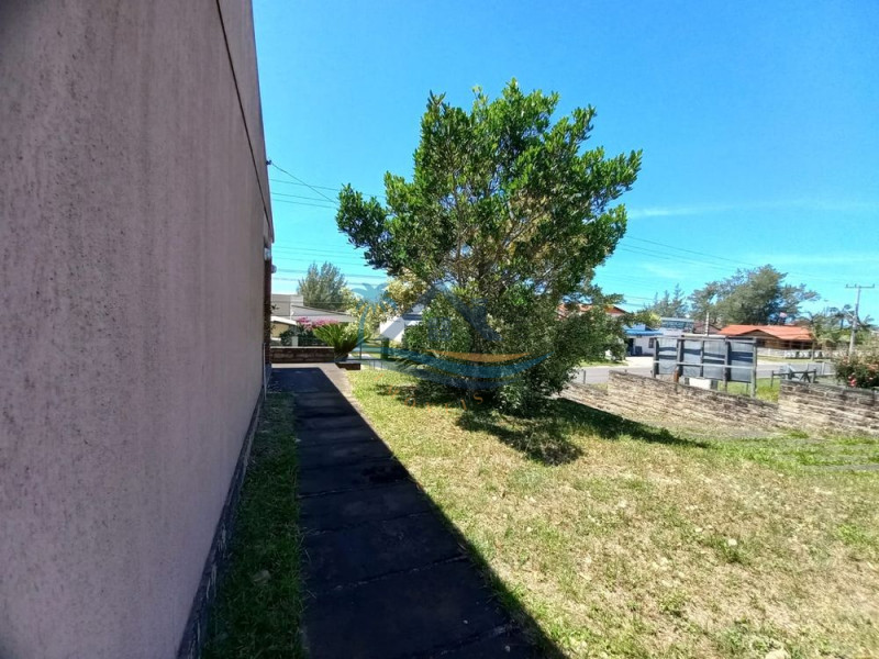 Casarão com terreno de 1392 metros quadrados.