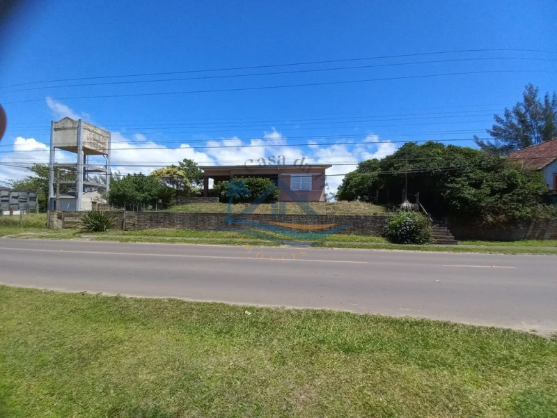 Casarão com terreno de 1392 metros quadrados.