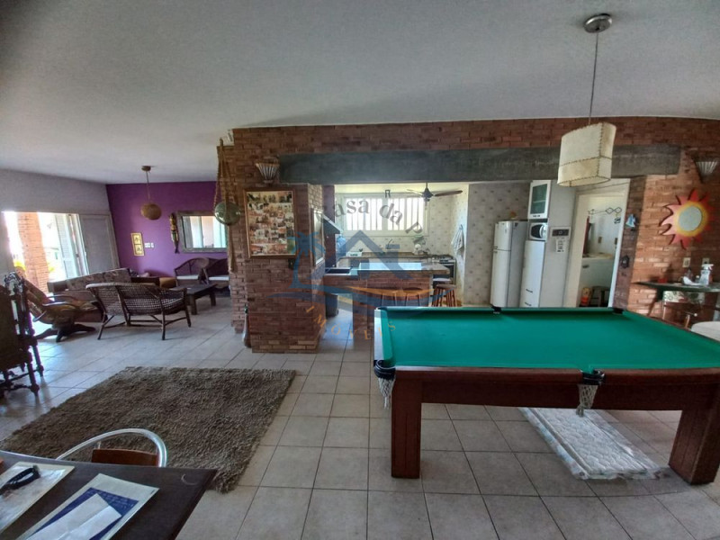 Casarão com terreno de 1392 metros quadrados.