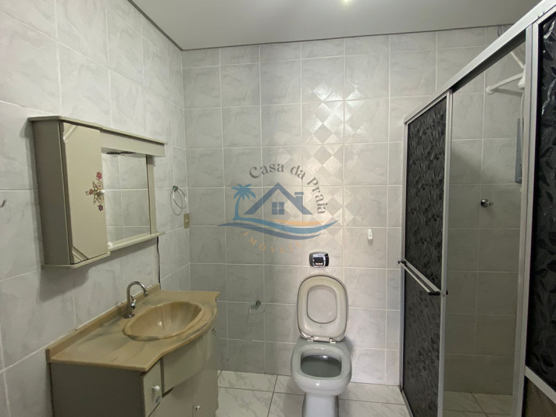 Casa a venda no centro de Arroio do Sal.