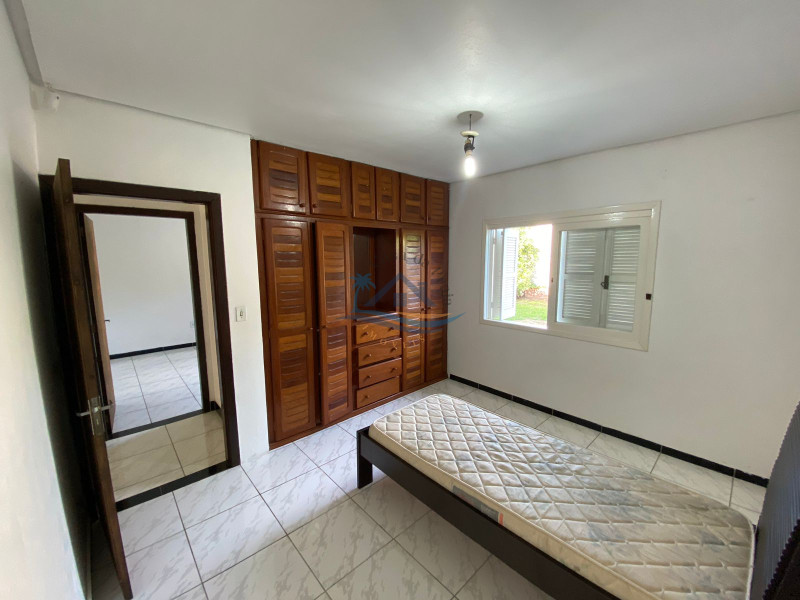 Casa a venda no centro de Arroio do Sal.