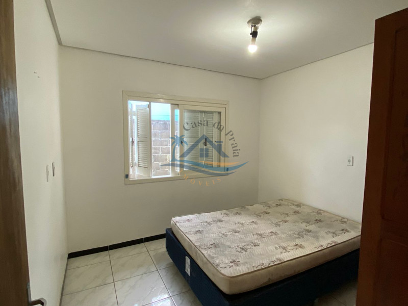 Casa a venda no centro de Arroio do Sal.