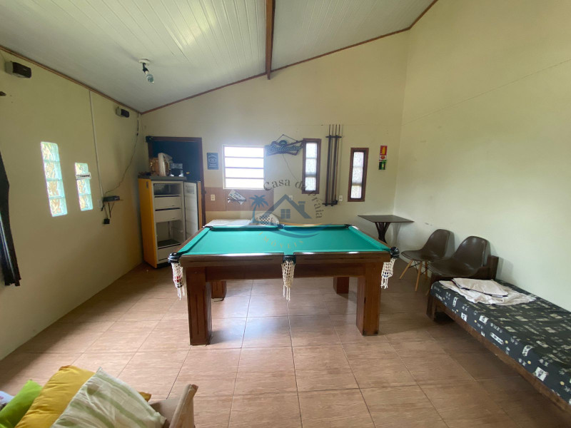 Casa com piscina a venda em Arroio do Sal-RS.