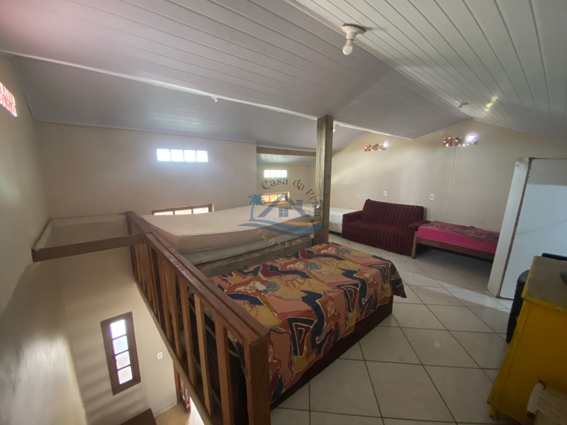 Casa com piscina a venda em Arroio do Sal-RS.