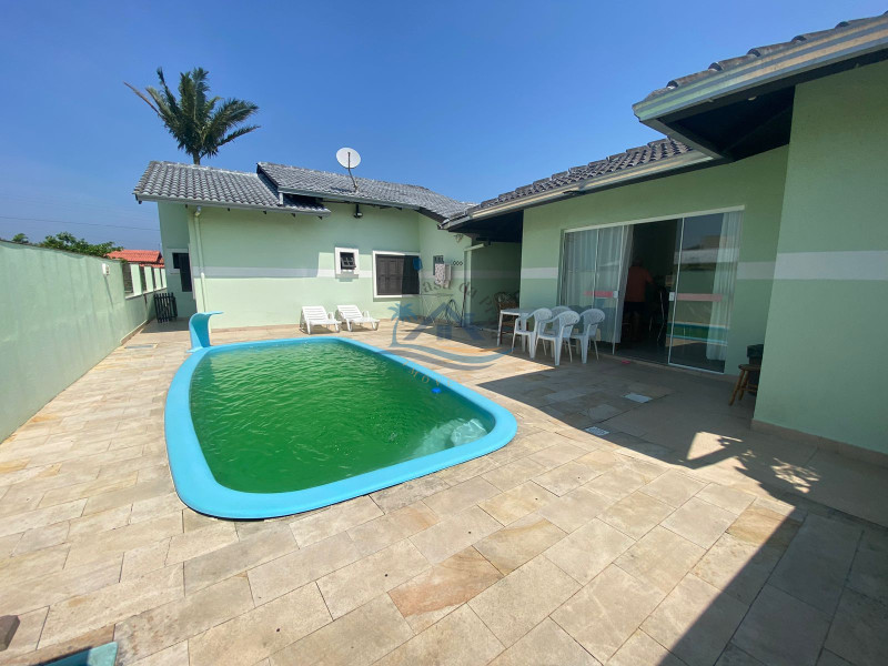 Casa a venda em Arroio do Sal-RS.