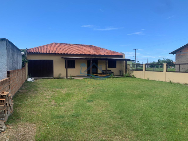 Casa a venda em Arroio do Sal-RS.