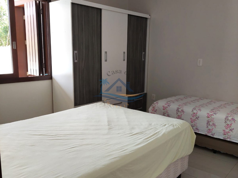 Casa a venda em Arroio do Sal com piscina.