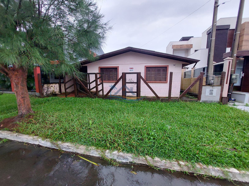 Casa a venda em Arroio do Sal-RS.