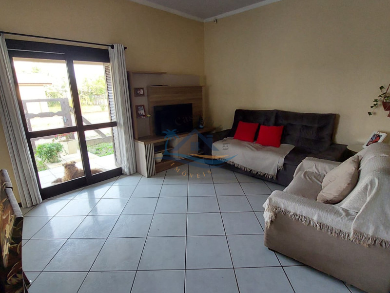 Casa a venda em Arroio do Sal.