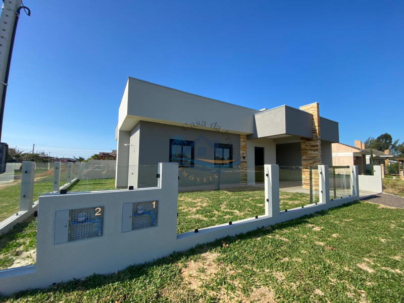 Casa a venda em Arroio do Sal.
