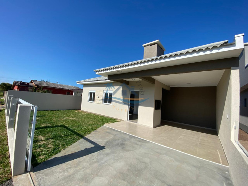 Casa a venda em Arroio do Sal.