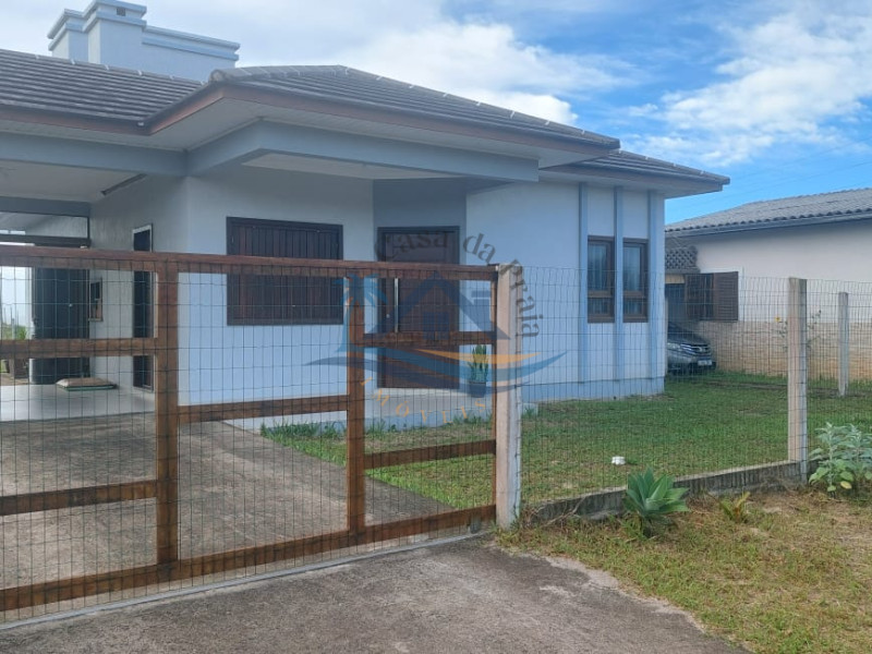 Casa a venda em Arroio do Sal.