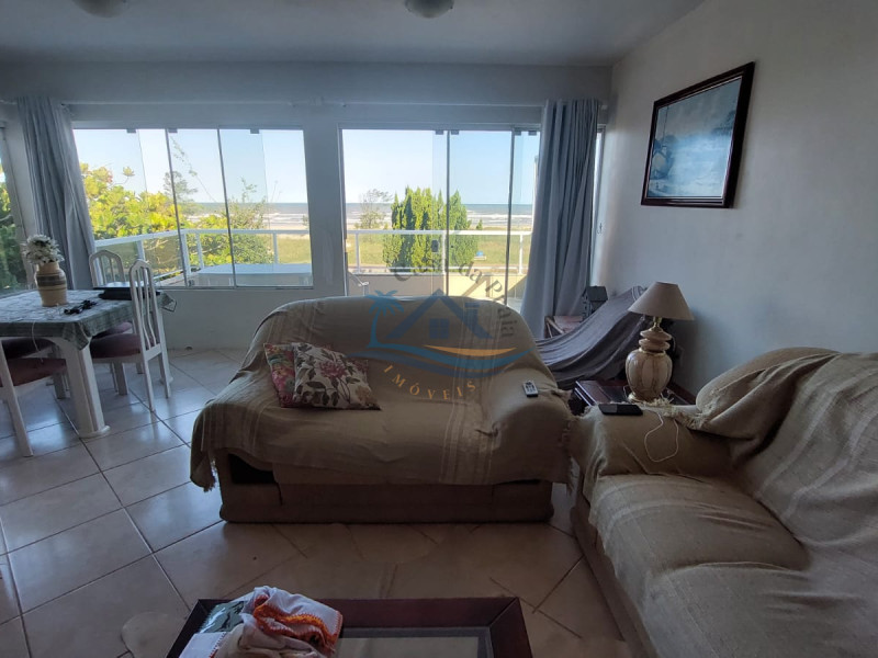 Casa a venda em Arroio do Sal.