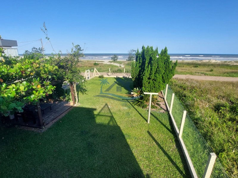 Casa a venda em Arroio do Sal.