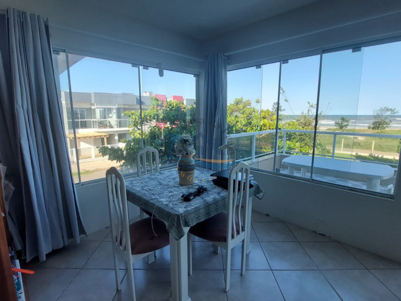 Casa a venda em Arroio do Sal.