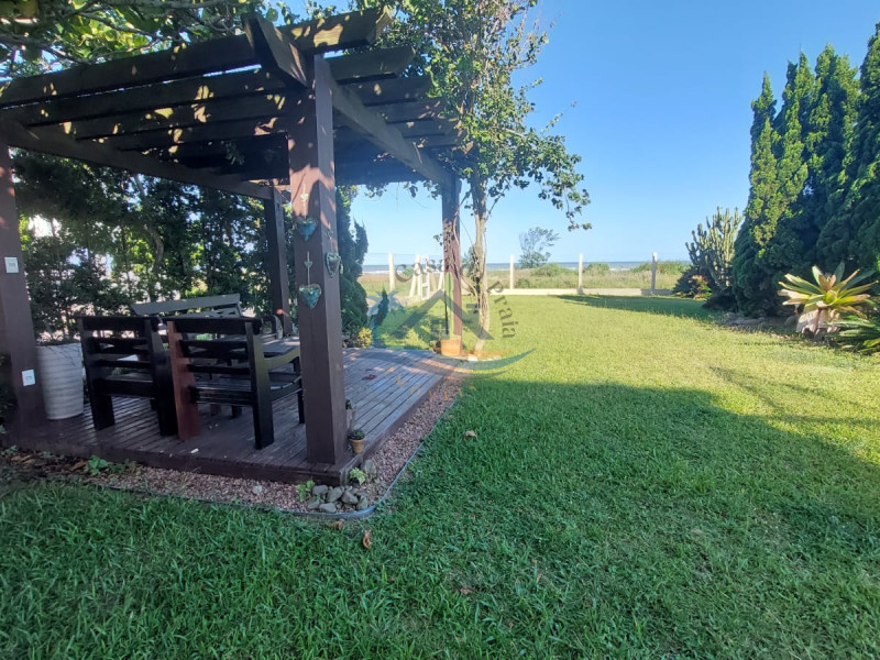 Casa a venda em Arroio do Sal.