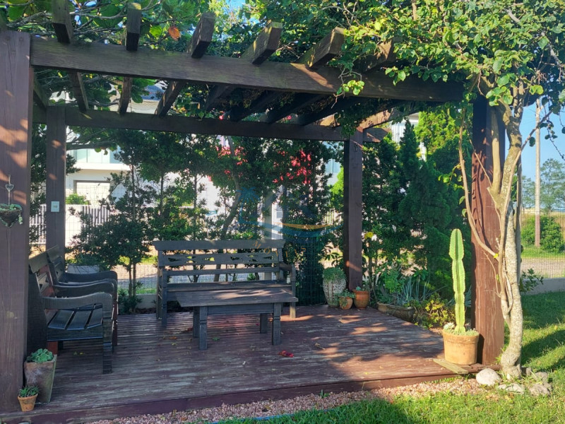 Casa a venda em Arroio do Sal.