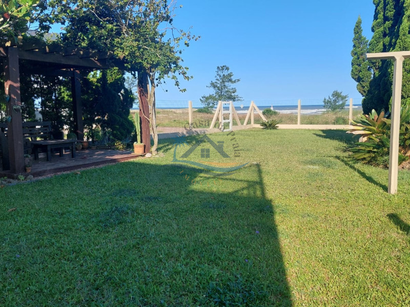 Casa a venda em Arroio do Sal.