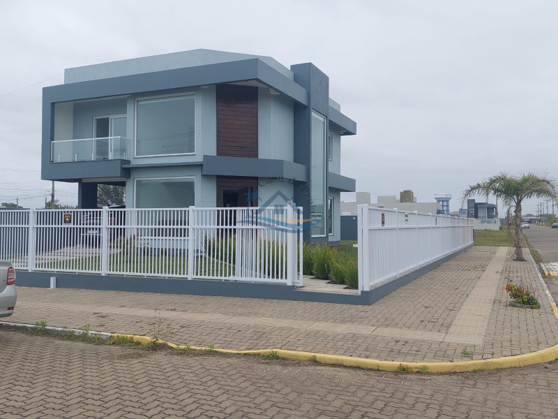 Casa a venda em Arroio do Sal.