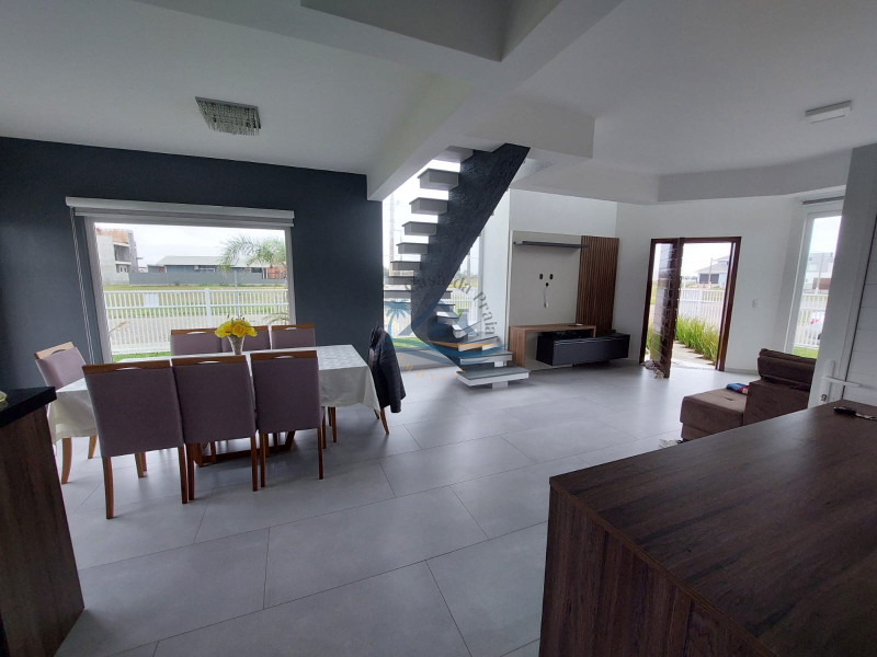 Casa a venda em Arroio do Sal.