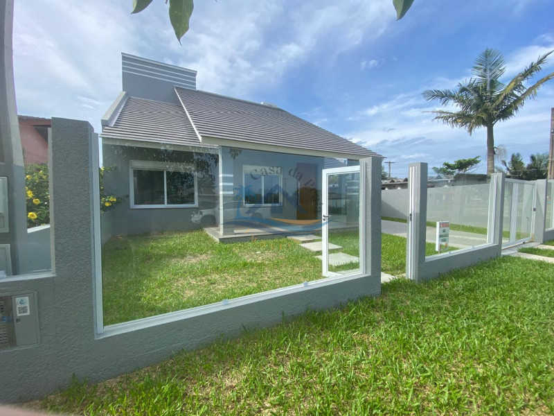 Casa a venda em Arroio do Sal.