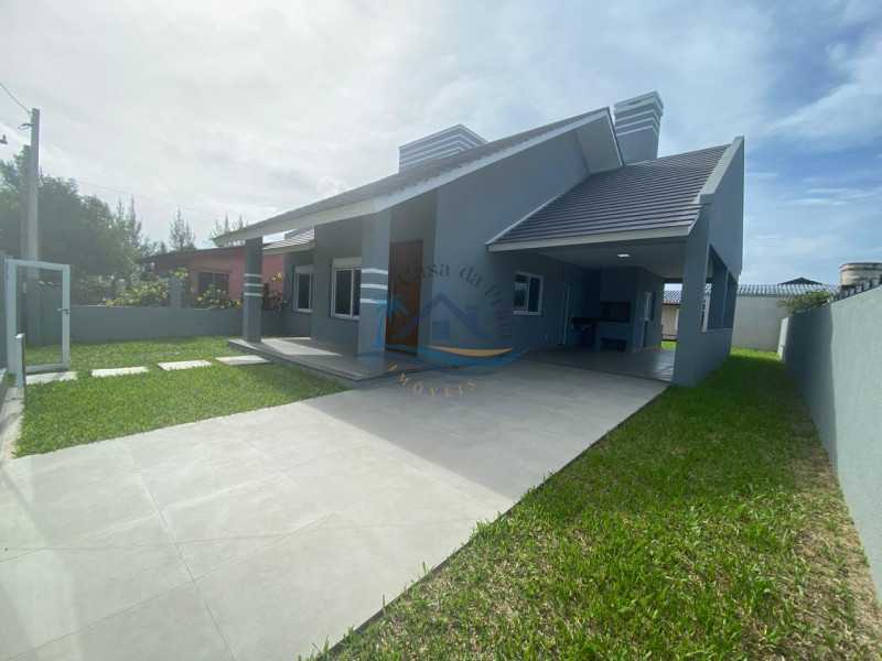 Casa a venda em Arroio do Sal.