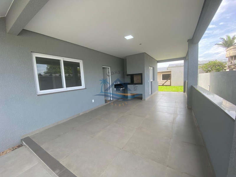 Casa a venda em Arroio do Sal.