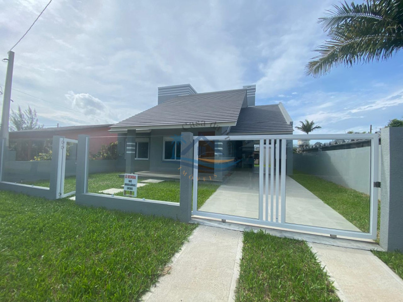 Casa a venda em Arroio do Sal.