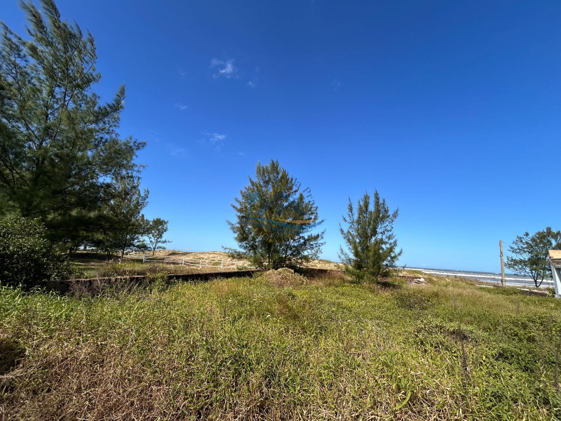 Casa a venda em Arroio do Sal.