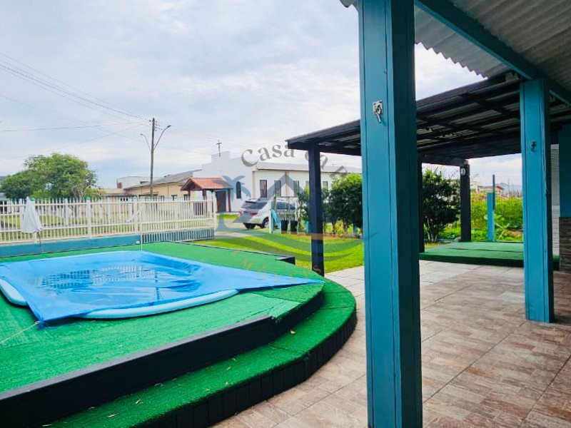 Casa a venda em Arroio do Sal.