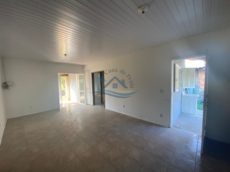 Casa a venda em Arroio do Sal.