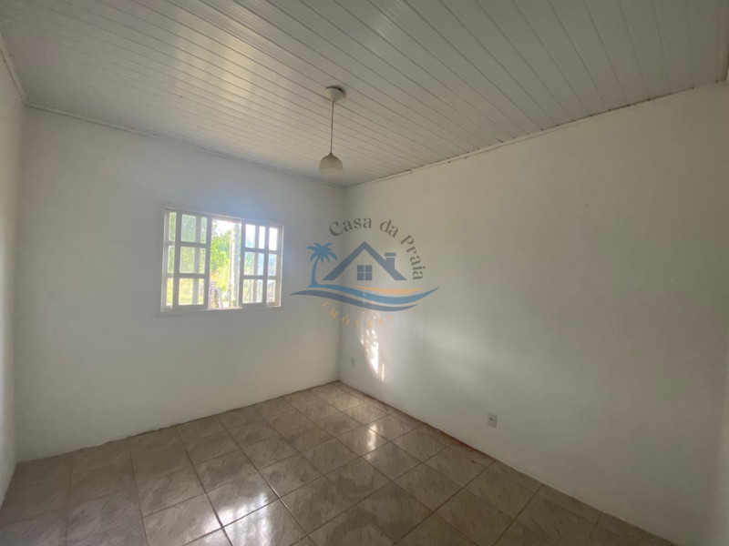 Casa a venda em Arroio do Sal.