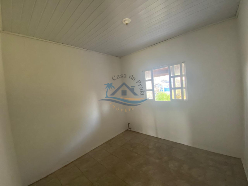 Casa a venda em Arroio do Sal.