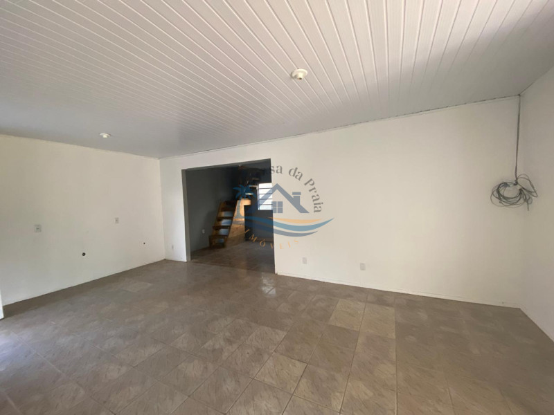 Casa a venda em Arroio do Sal.