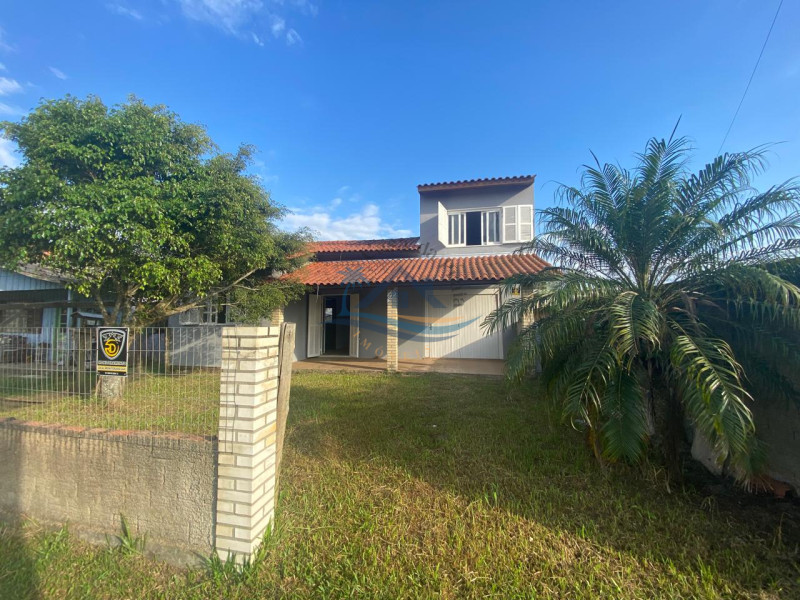 Casa a venda em Arroio do Sal.