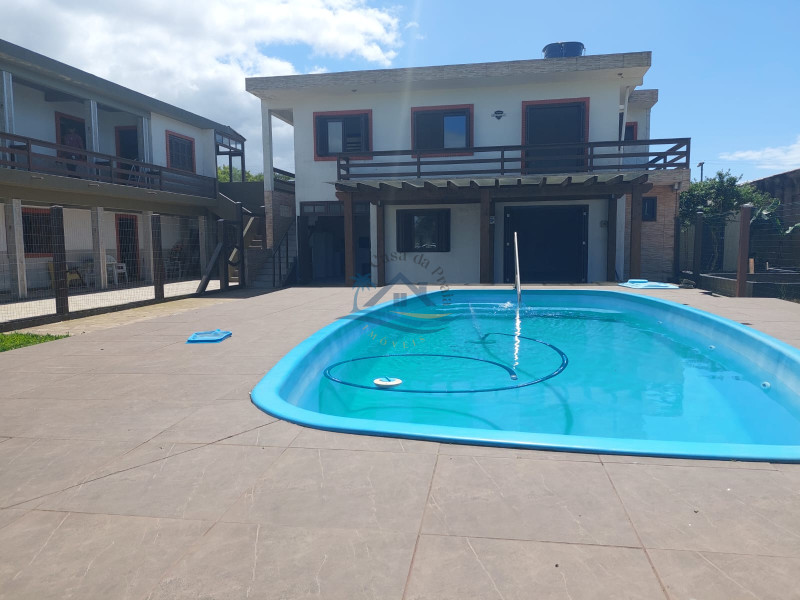 Casa a venda em Arroio do Sal.