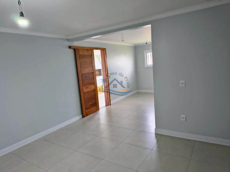 Casa a venda em Arroio do Sal.
