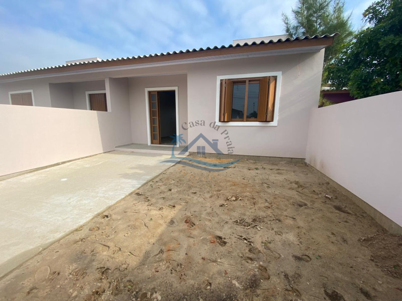 Casa a venda em Arroio do Sal.
