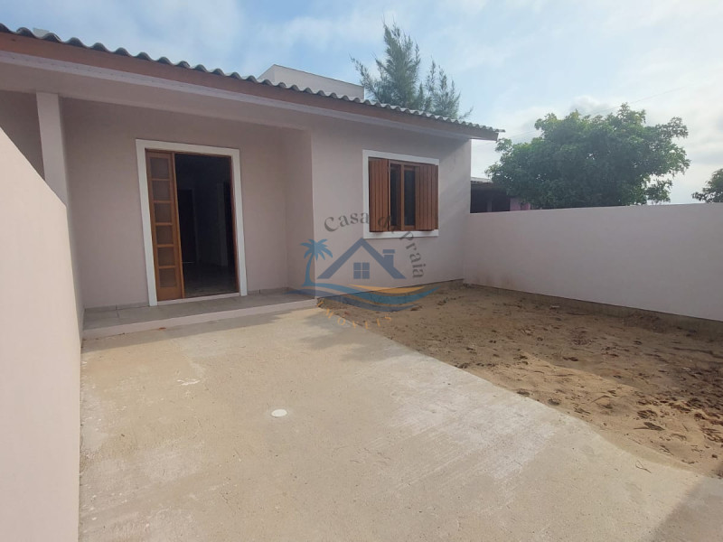 Casa a venda em Arroio do Sal.