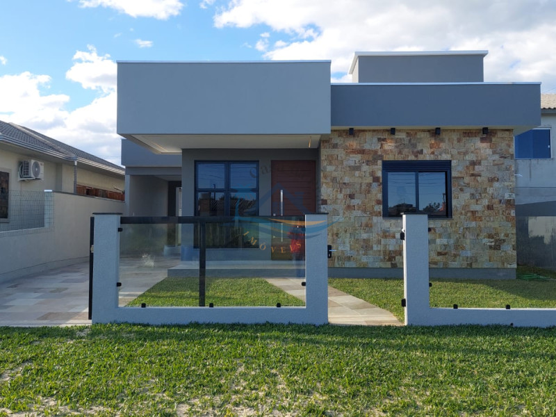 Casa a venda em Arroio do Sal.