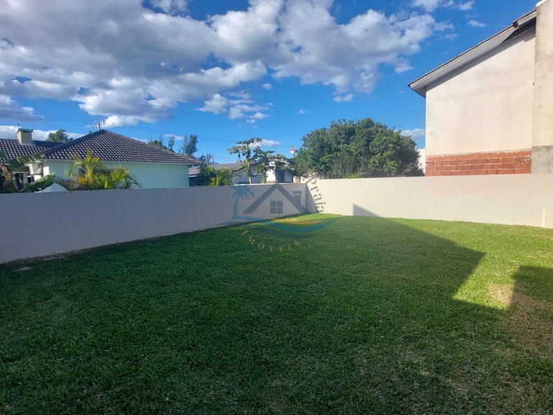 Casa a venda em Arroio do Sal.