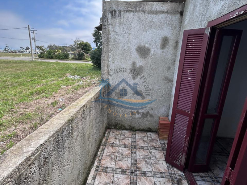 Casa a venda em Arroio do Sal.