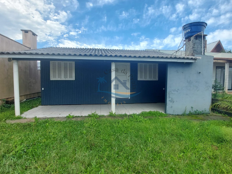 Casa a venda em Arroio do Sal.