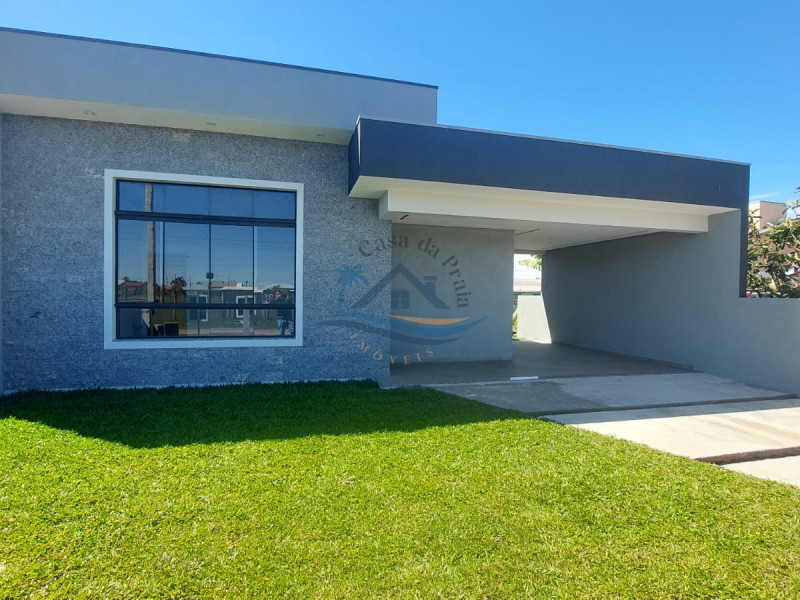 Casa a venda em Arroio do Sal.